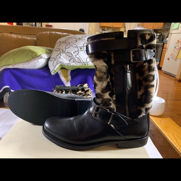 Burberry - Picture 2 of 5